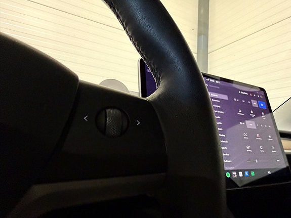 Tesla Model 3 20 of 29