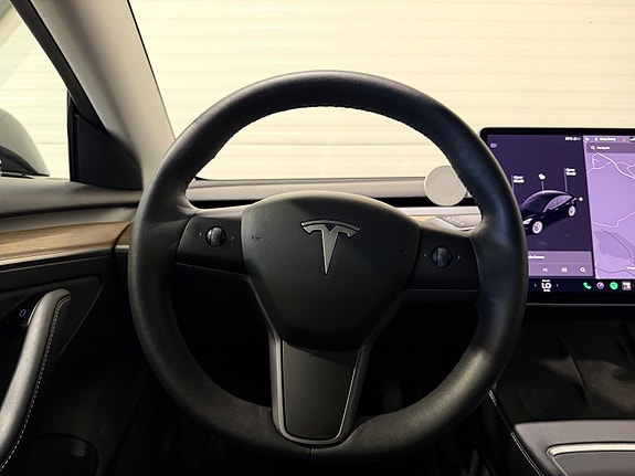 Tesla Model 3 14 of 29