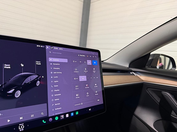 Tesla Model 3 21 of 29