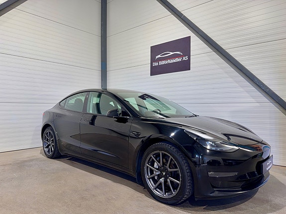 Tesla Model 3 4 of 29