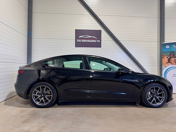 Tesla Model 3 6 of 29