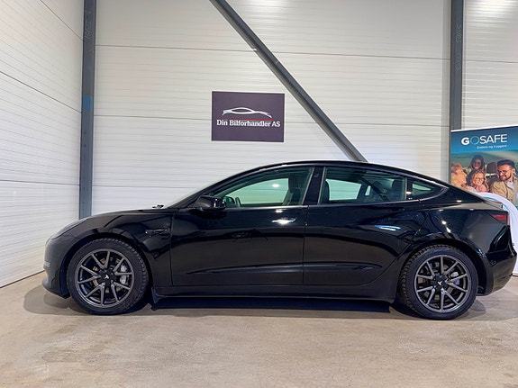 Tesla Model 3 10 of 29