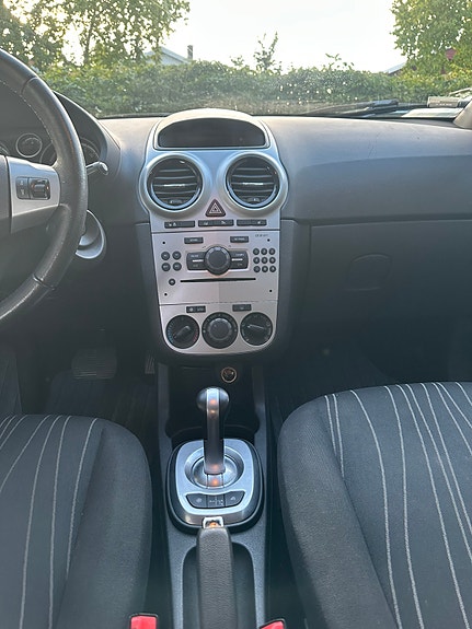 Opel Corsa 4 of 14
