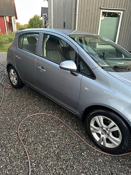 Opel Corsa 11 of 14