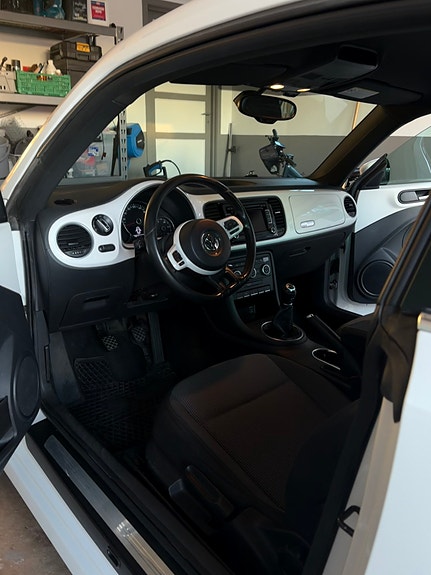 Volkswagen Beetle 4 of 8