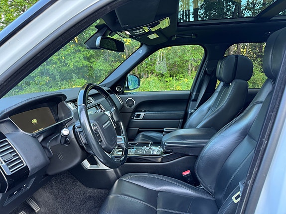 Land Rover Range Rover 16 of 30