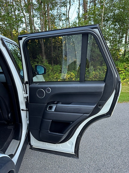 Land Rover Range Rover 28 of 30