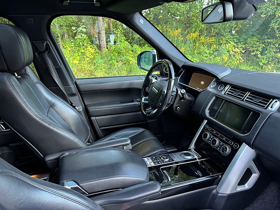 Land Rover Range Rover 19 of 30