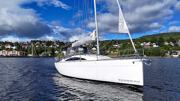 Sedna 30 SMARTboat med Yanmar 2YM15. Hevbar kjøl og ror. Kun 45 cm dypgående! 10 of 30