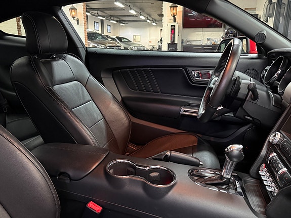 Ford Mustang 11 of 19