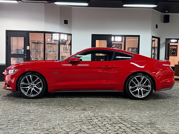 Ford Mustang 2 of 19