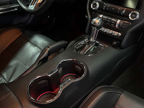 Ford Mustang 14 of 19