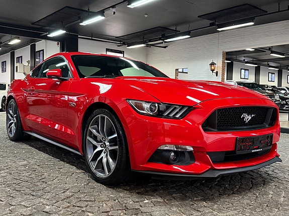Ford Mustang 4 of 19