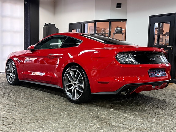 Ford Mustang 3 of 19