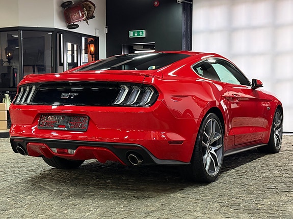 Ford Mustang 5 of 19