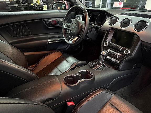 Ford Mustang 7 of 19