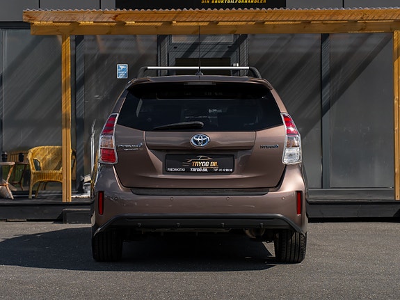 Toyota Prius+ Seven 8 of 30