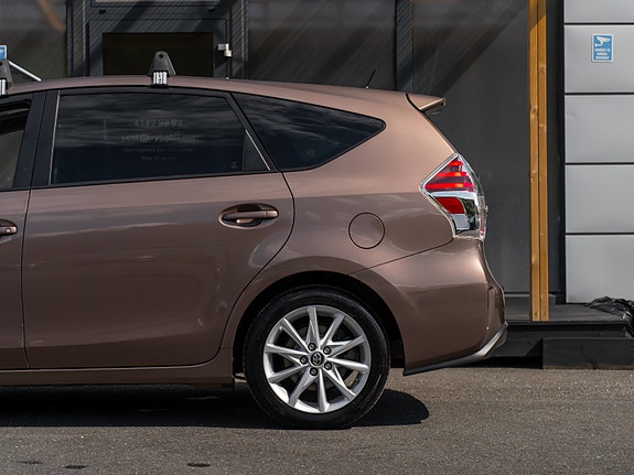 Toyota Prius+ Seven 12 of 30