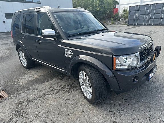 Land Rover Discovery 4 2 of 26