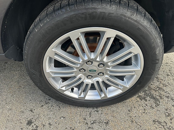 Land Rover Discovery 4 16 of 26