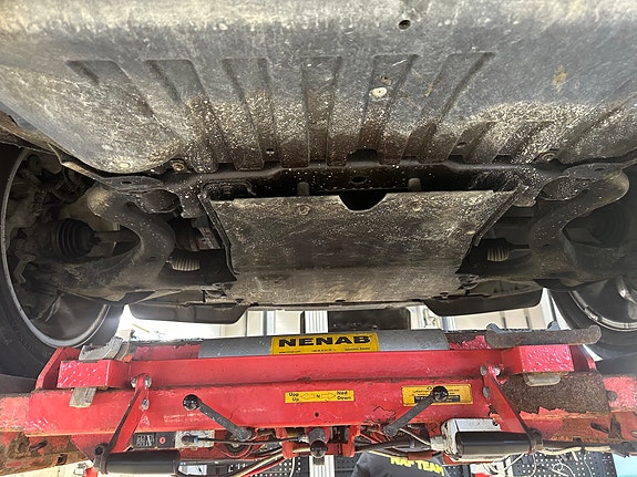 Land Rover Discovery 4 25 of 26