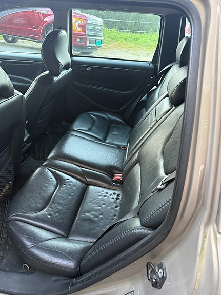 Volvo XC70 6 of 10