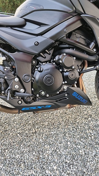 Suzuki GSX-S 750 9 of 14