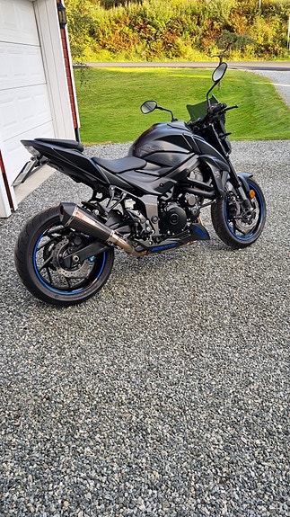 Suzuki GSX-S 750 3 of 14