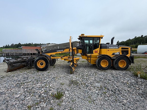 Volvo G946B 2 of 30