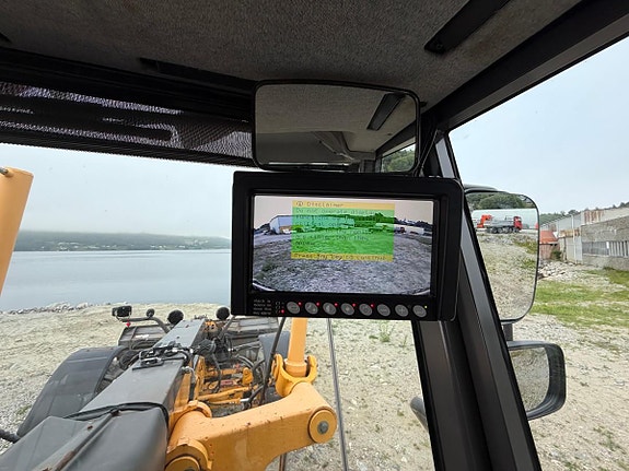 Volvo G946B 22 of 30