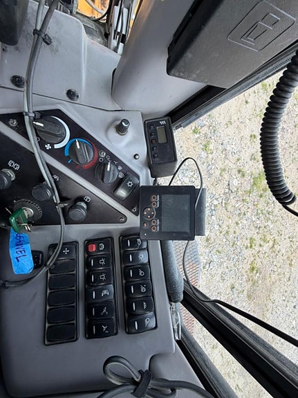 Volvo G946B 15 of 30