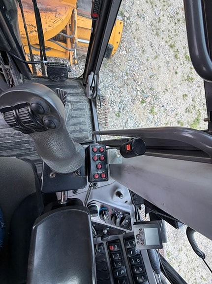 Volvo G946B 20 of 30