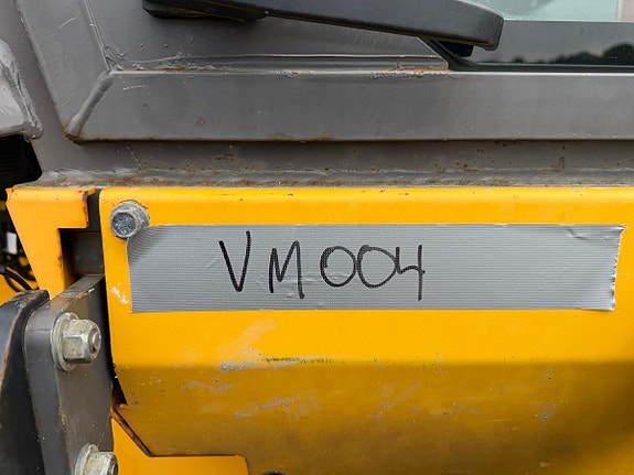 Volvo G946B 9 of 30