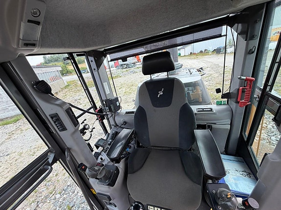 Volvo G946B 11 of 30