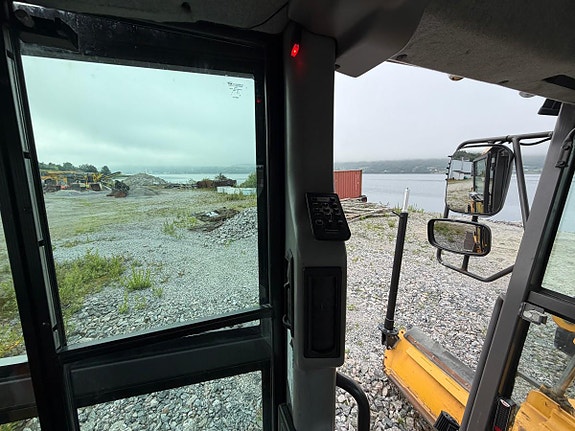Volvo G946B 29 of 30