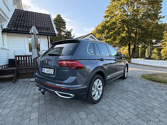 Volkswagen Tiguan 6 of 12