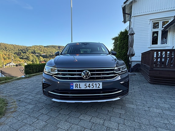Volkswagen Tiguan 4 of 12