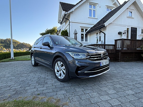 Volkswagen Tiguan 3 of 12