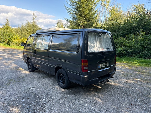 Toyota HiAce 13 of 13