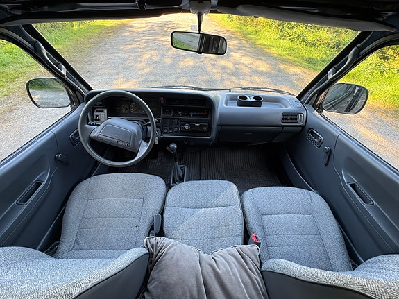 Toyota HiAce 8 of 13