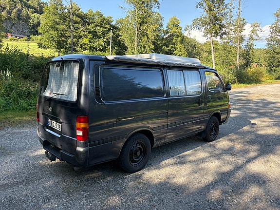 Toyota HiAce 12 of 13