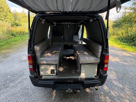 Toyota HiAce 5 of 13