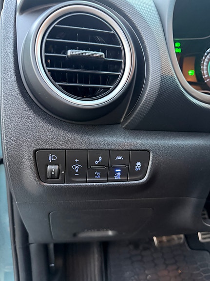 Hyundai Kona 22 of 26