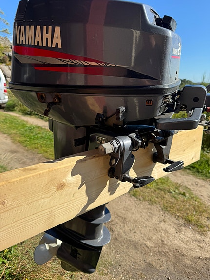 Strøken Yamaha 20hk. Kun vært i ferskvann. (rorkult å speed sett) 3 of 12