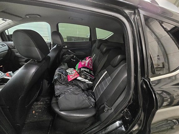 Ford Kuga 6 of 8