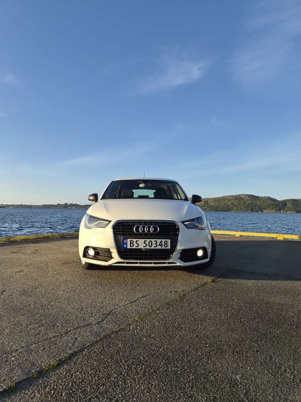 Audi A1 2 of 18