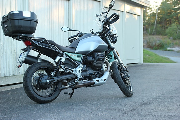 Moto Guzzi V85 TT - Centenario 11 of 11