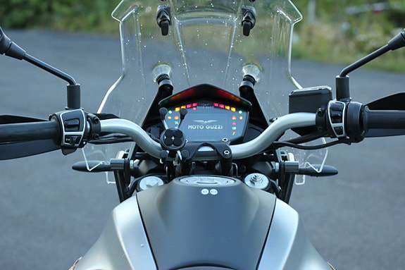 Moto Guzzi V85 TT - Centenario 9 of 11