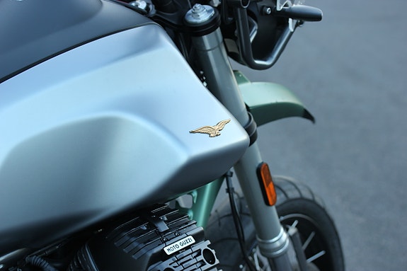 Moto Guzzi V85 TT - Centenario 7 of 11
