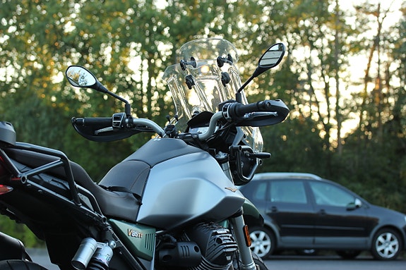 Moto Guzzi V85 TT - Centenario 6 of 11